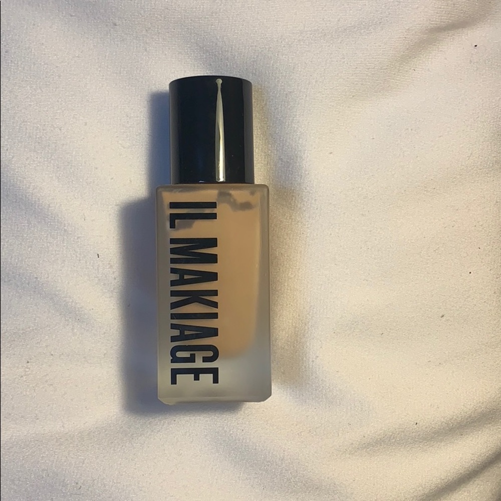 IL Makiage Foundation